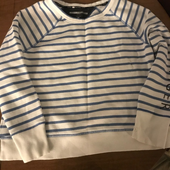 Woman’s Sweater - Picture 2 of 2